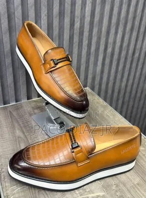 Chaussures Lacoste en Cuir