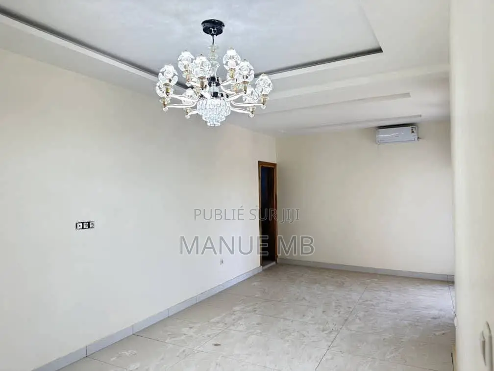 3chbre Appartement dans Appartement Moderne, Sicap-Liberté à Louer