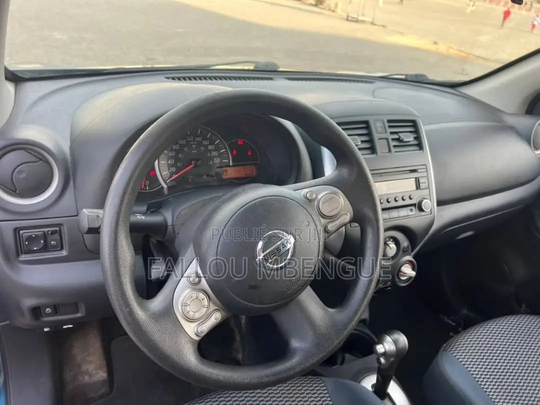 Nissan Micra 2017 Bleu