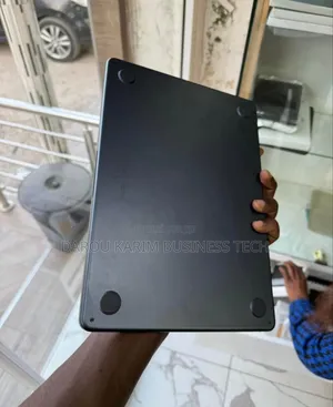 Nouveau Apple MacBook Air 2022 M2 8GB Apple M2 SSD 256GB