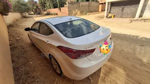 Hyundai Elantra SE Coupe FWD (1.8L 4cyl 6A) 2013 Blanc cassé