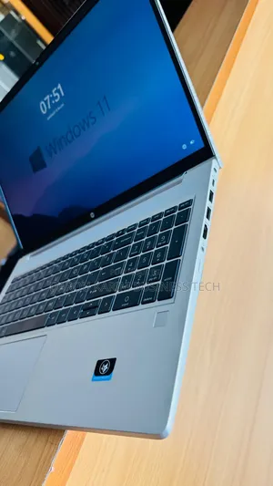 Nouveau HP ProBook 445 G9 16GB AMD Ryzen 5 SSD 256GB