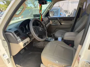 Mitsubishi Pajero 2014 Blanc