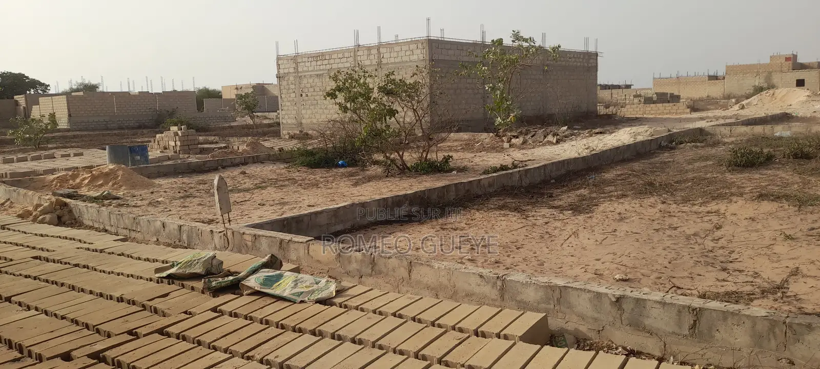 Terrain Mbambilor Route De Lac Rose