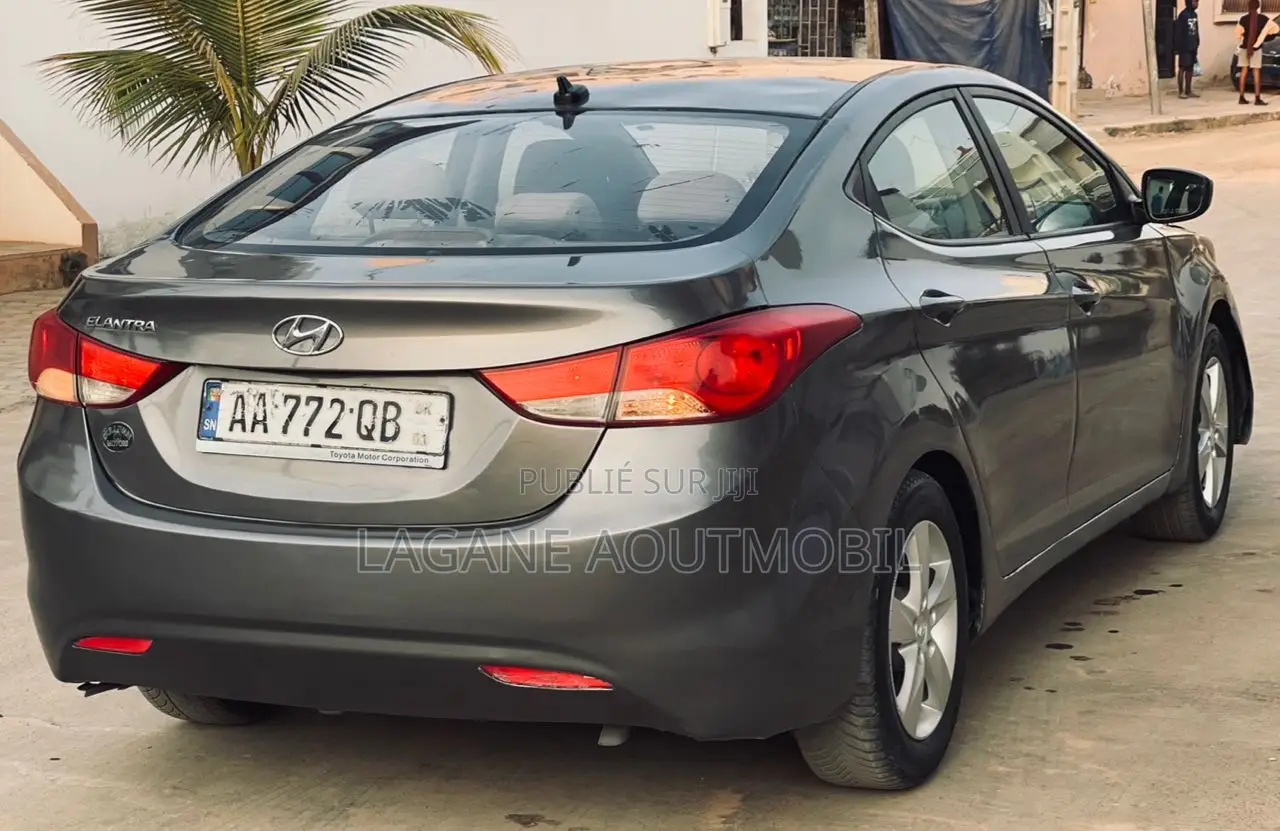 Hyundai Elantra 2010 Gris