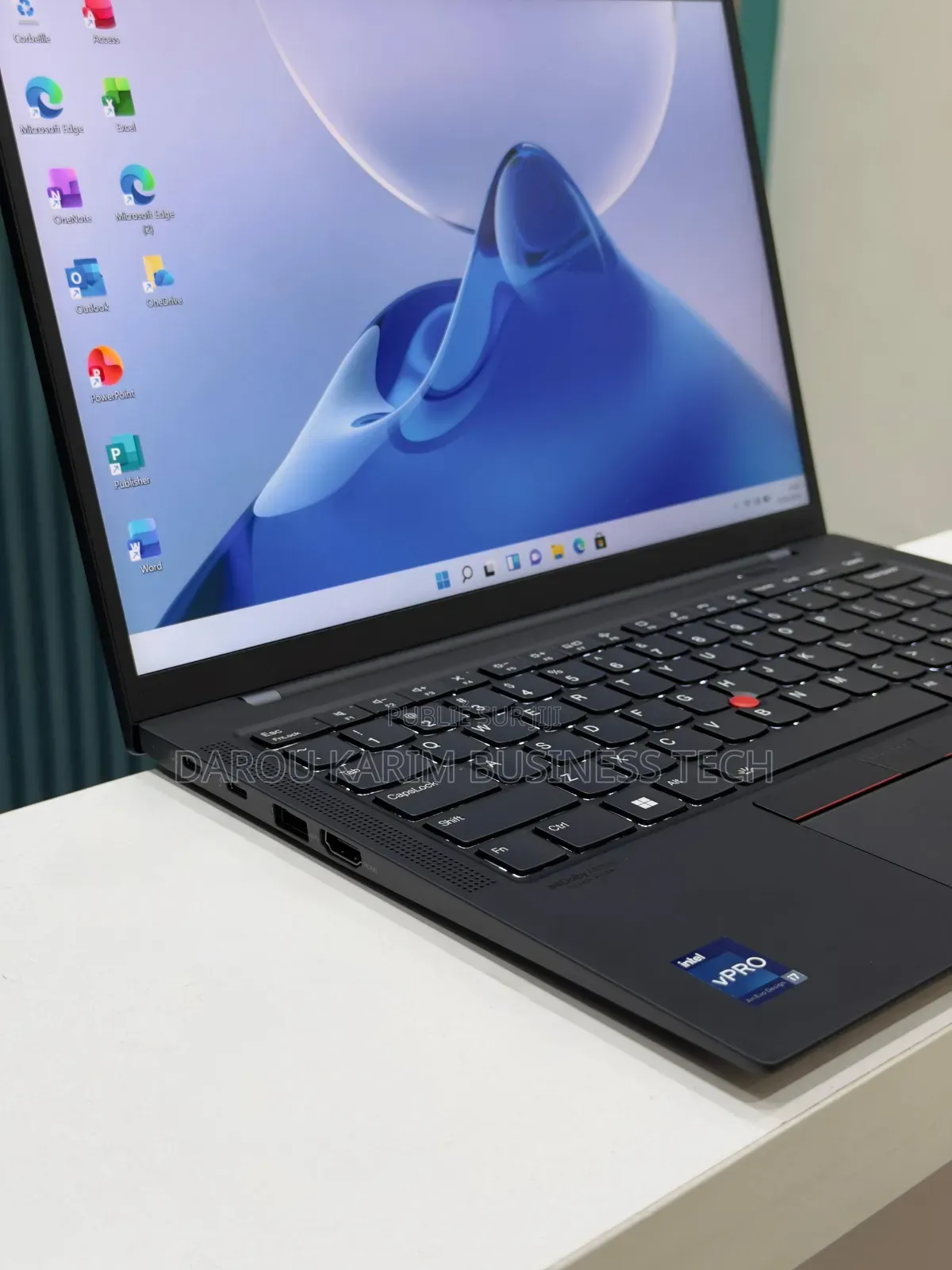 Nouveau Lenovo ThinkPad X1 Carbon Gen11 16GB Intel Core I7 SSD 512GB