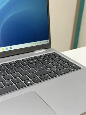 Nouveau Dell Latitude 5550 16GB Intel Core Ultra 5 SSD 256GB