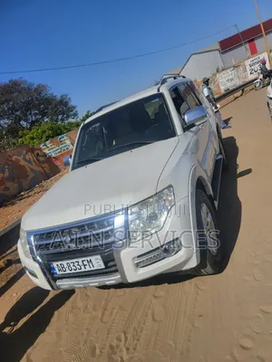 Mitsubishi Pajero 2017 Gris