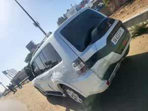 Mitsubishi Pajero 2017 Gris