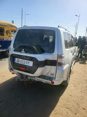 Mitsubishi Pajero 2017 Gris