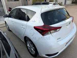 Toyota Auris 2017 Blanc