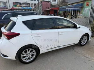 Toyota Auris 2017 Blanc