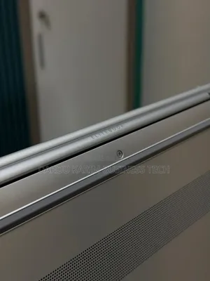 Nouveau HP EliteBook 845 G11 16GB AMD Ryzen 5 SSD 512GB