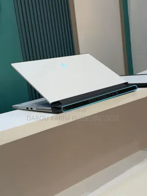 Nouveau Alienware M17x R2 16GB Intel Core I7 SSD 512GB