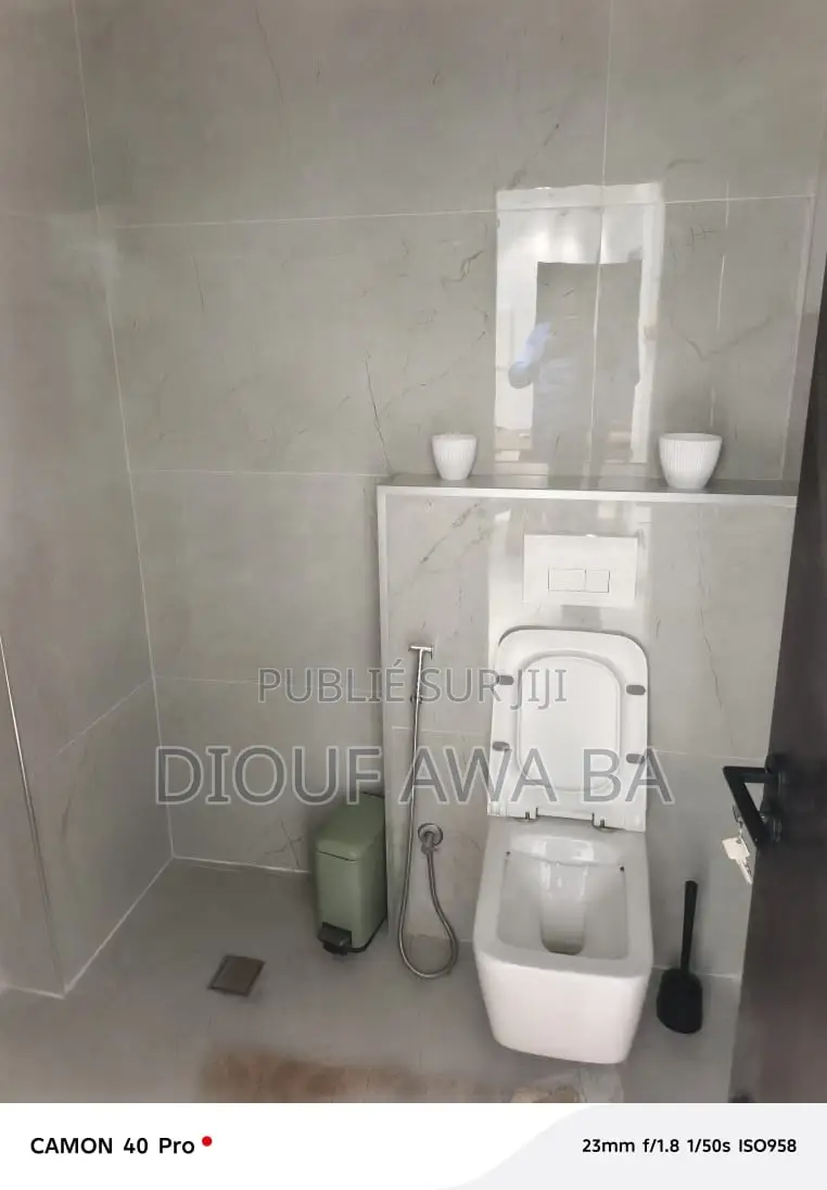 Studio Meublé À Louer Au Point E