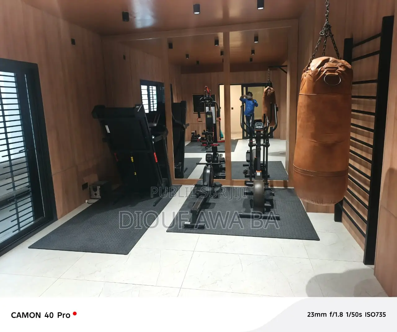 Studio Meublé À Louer Au Point E