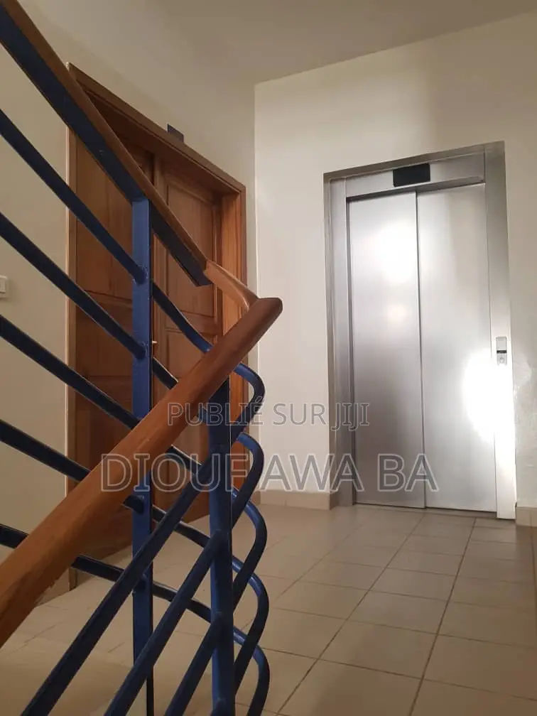 4chbre Appartement dans Location Appartement, Niayes à Louer
