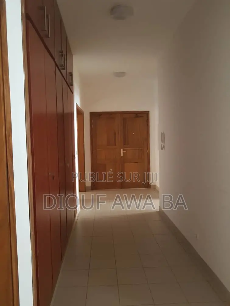 4chbre Appartement dans Location Appartement, Niayes à Louer
