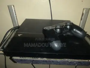 Play Station 4 (Ps4)