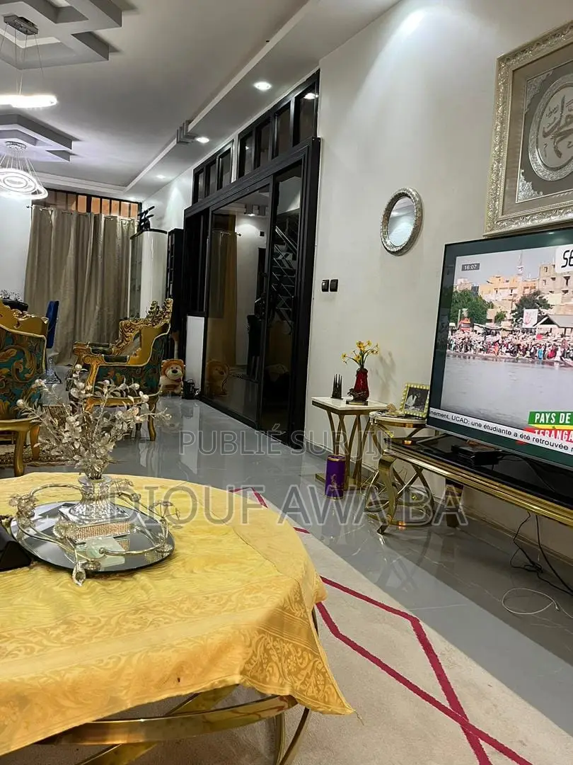 Furnished 5chbre Duplex dans Location Duplex, Niayes à Louer