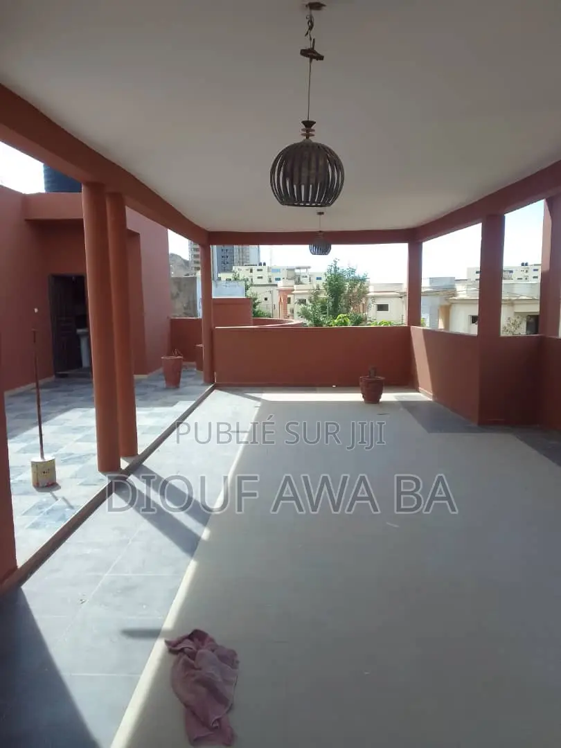 6chbre Villa dans Location Villa Aux, Ouakam à Louer