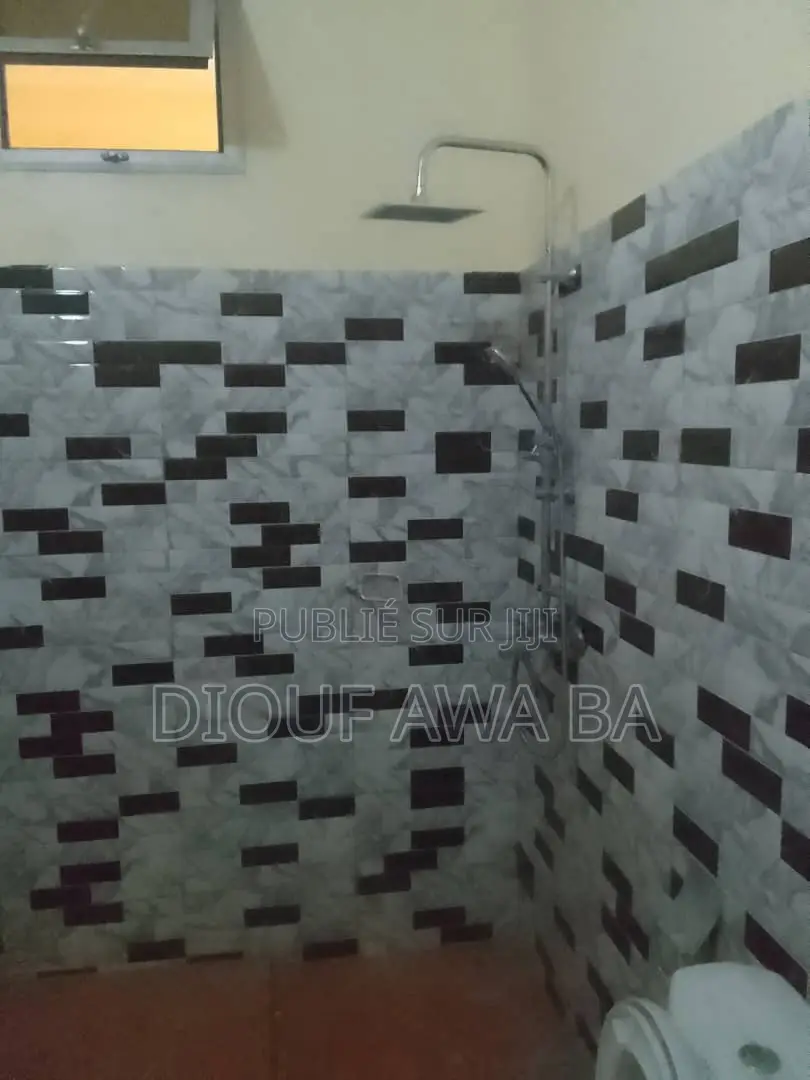 6chbre Villa dans Location Villa Aux, Ouakam à Louer