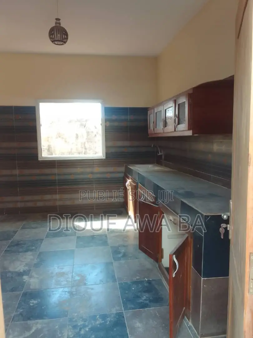 6chbre Villa dans Location Villa Aux, Ouakam à Louer