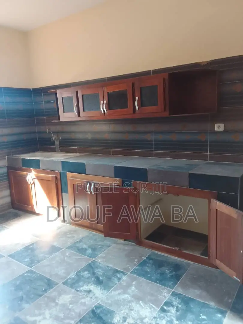 6chbre Villa dans Location Villa Aux, Ouakam à Louer