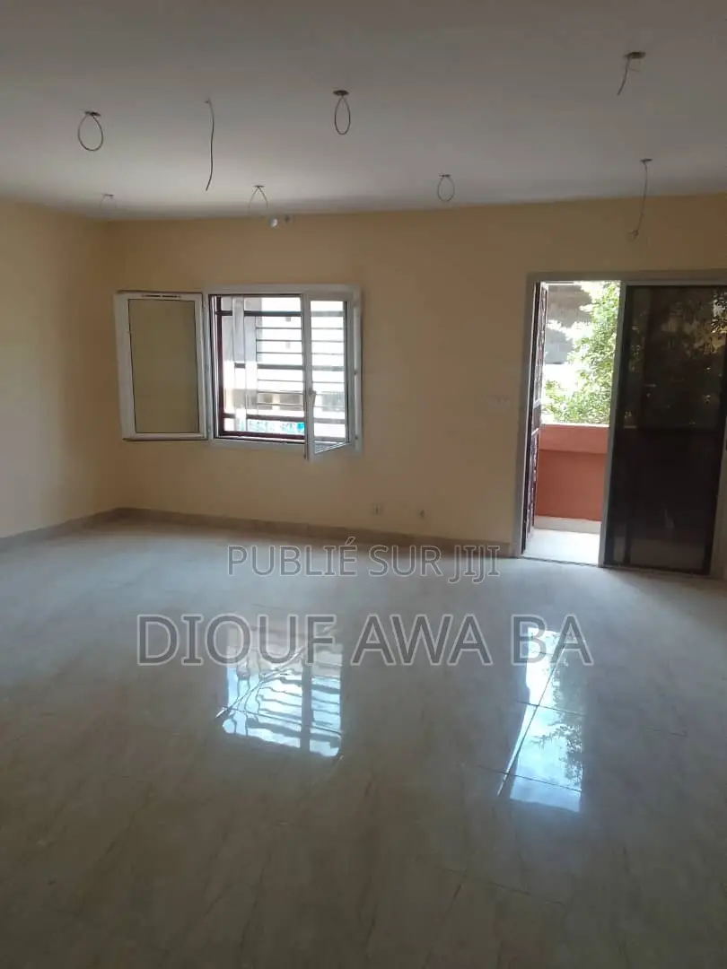 6chbre Villa dans Location Villa Aux, Ouakam à Louer