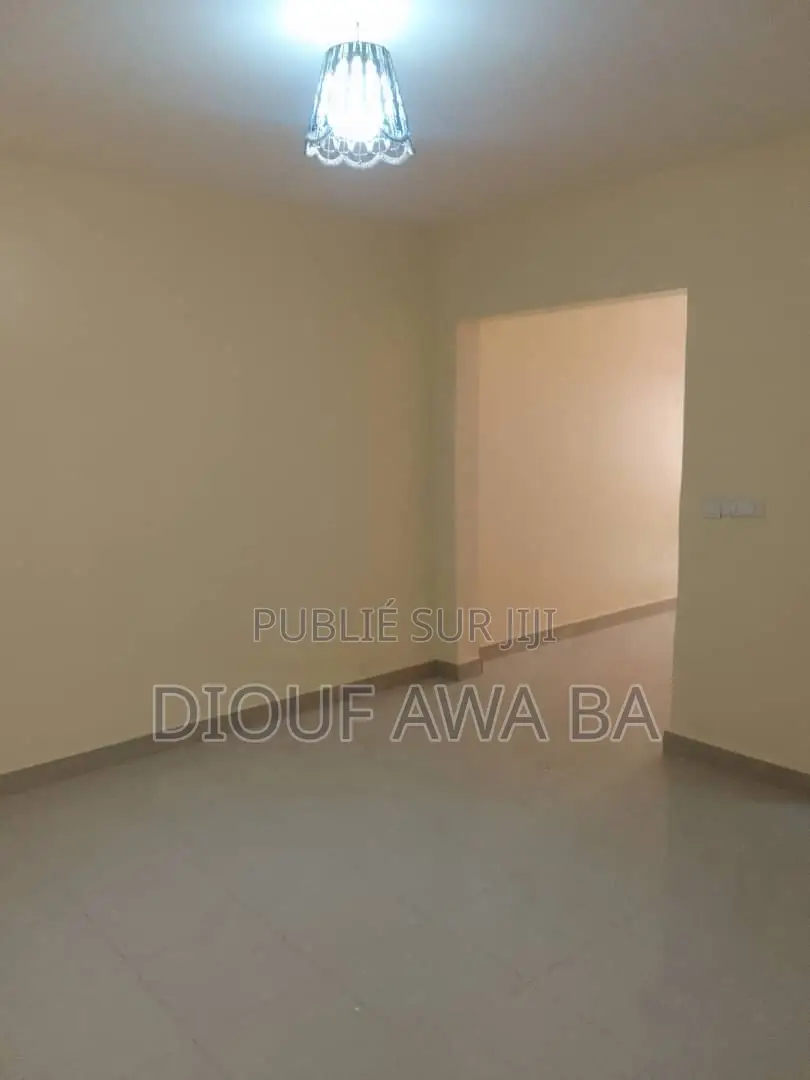 6chbre Villa dans Location Villa Aux, Ouakam à Louer