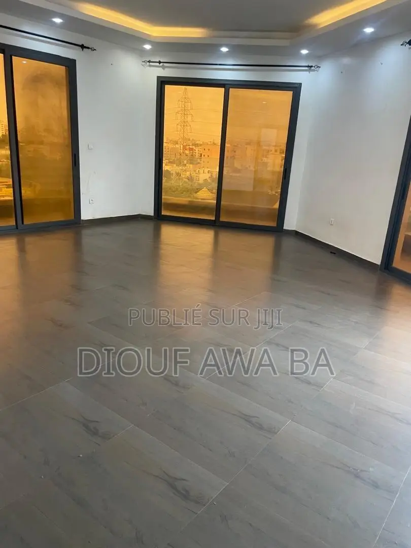 4chbre Appartement dans Vente Appartement, Niayes à Vendre