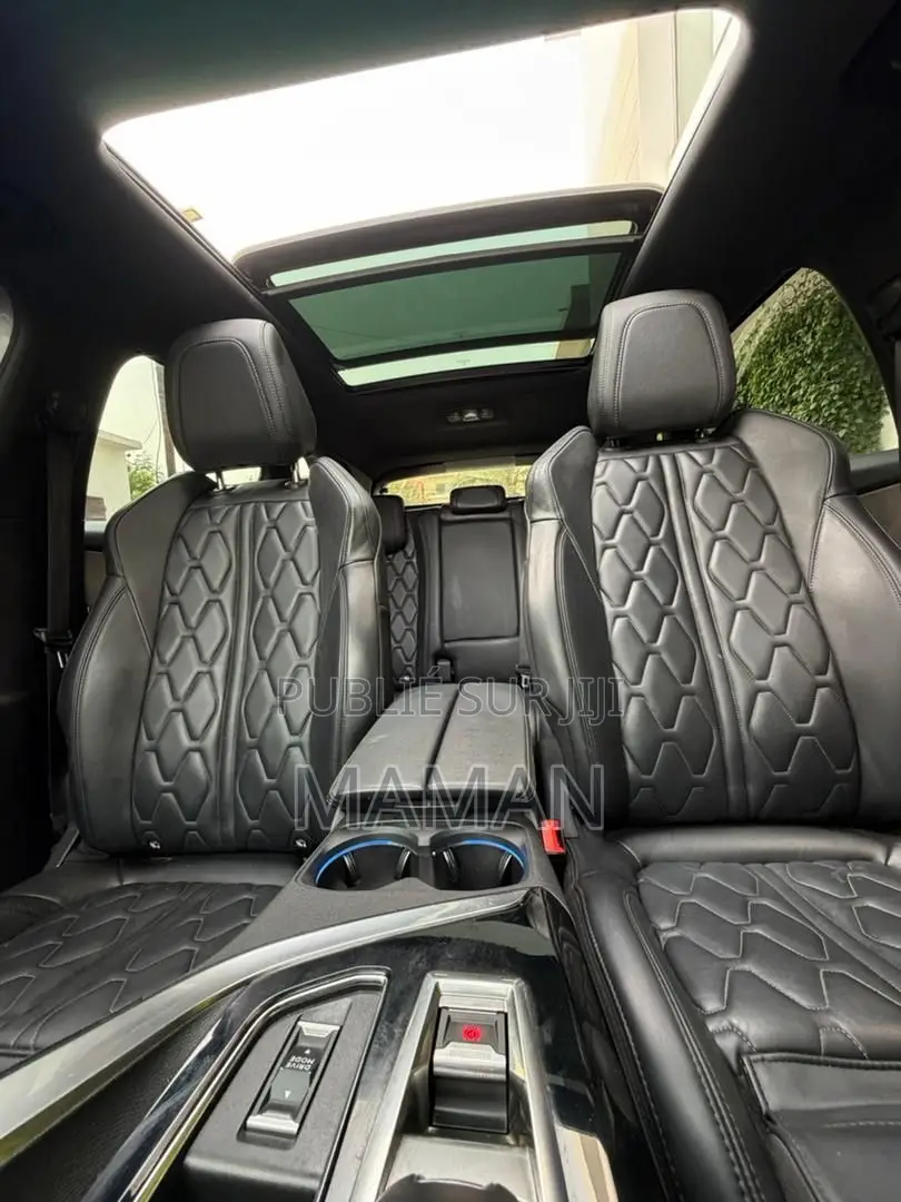 Peugeot 3008 2021 Gris