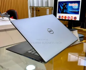 Nouveau Dell Precision 5550 16GB Intel Core I7 SSD 512GB