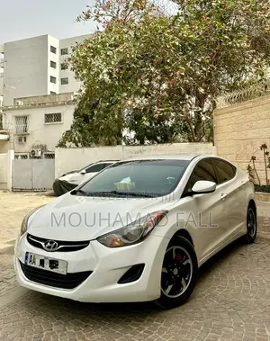 Hyundai Elantra Limited Sedan FWD (1.8L 4cyl 6A) 2013 Blanc