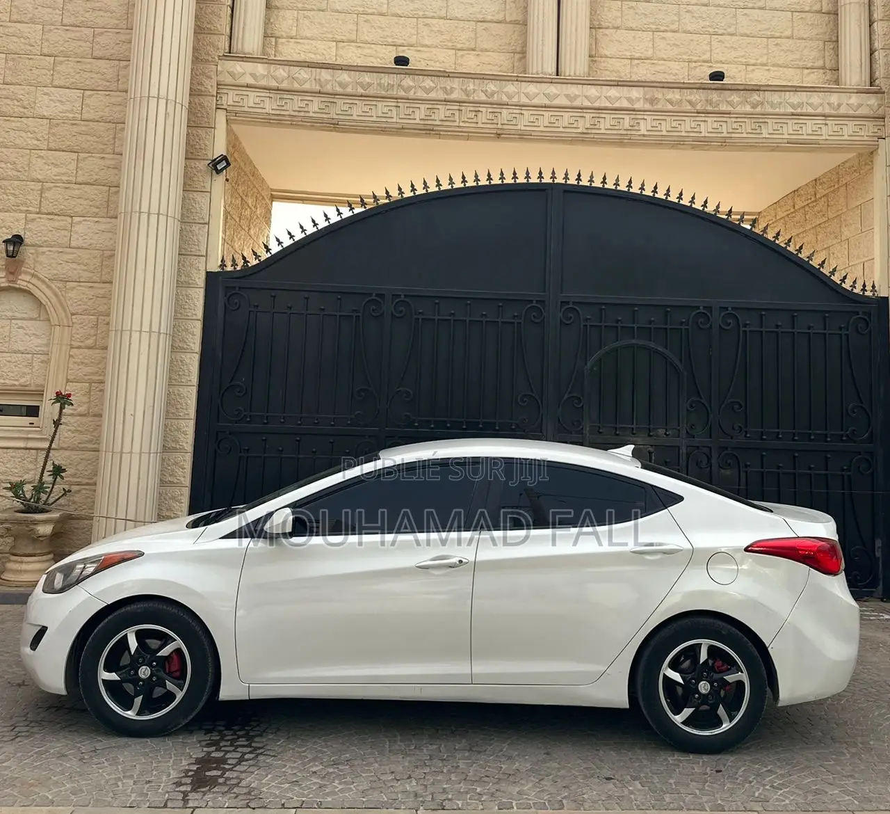 Hyundai Elantra Limited Sedan FWD (1.8L 4cyl 6A) 2013 Blanc