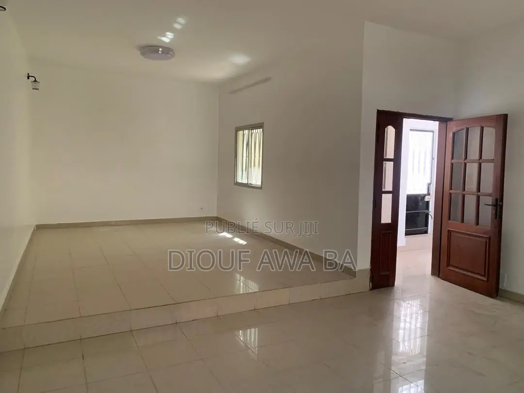 5chbre Maison dans Location Villa, Sicap-Liberté à Louer