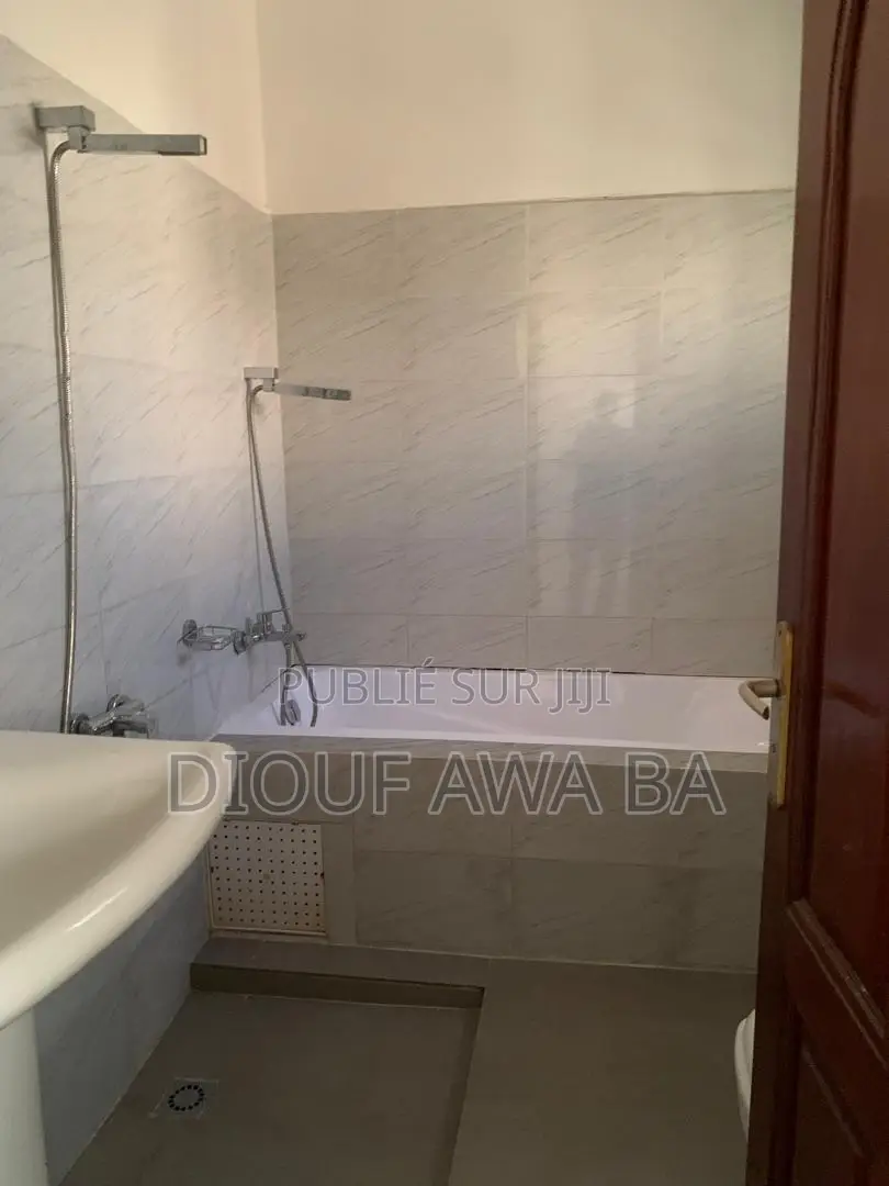 5chbre Maison dans Location Villa, Sicap-Liberté à Louer