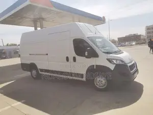 Peugeot Boxer 2018 Blanc