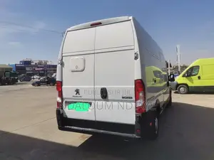 Peugeot Boxer 2018 Blanc