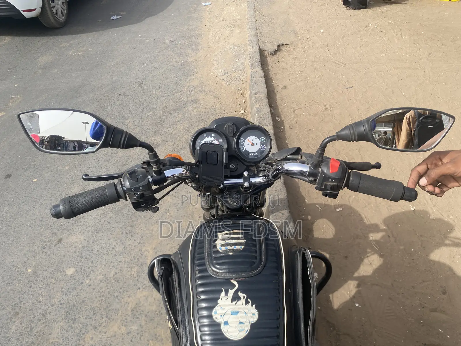 TVS HLX 125 2024 Noir