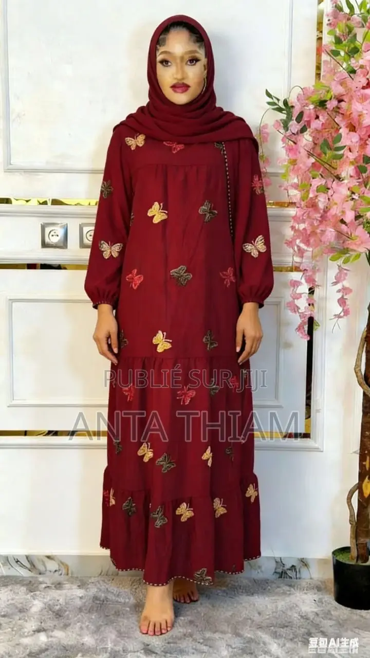 Abaya Légère Sur Le Corps