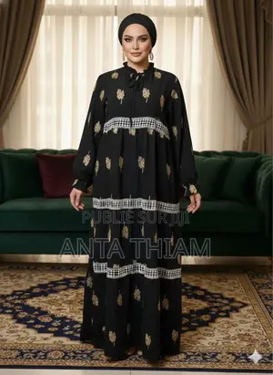 Abaya Légère Sur Le Corps