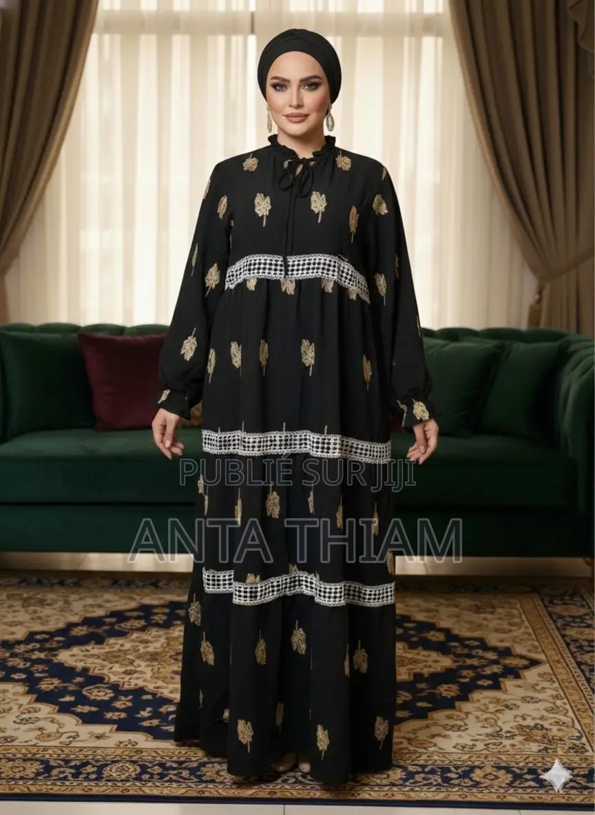 Abaya Légère Sur Le Corps