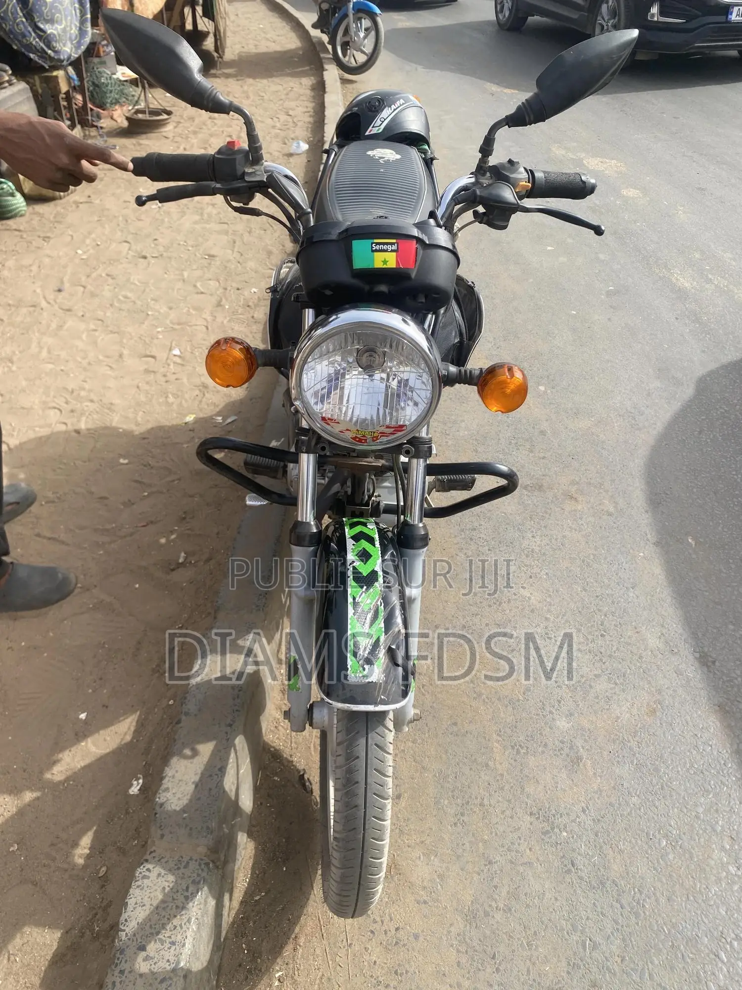 TVS HLX 125 2024 Noir