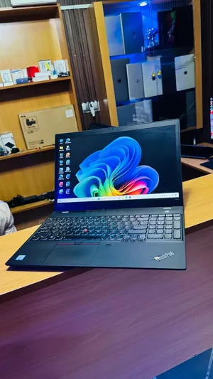 Nouveau Lenovo ThinkPad P53 16GB Intel Core I7 SSD 256GB