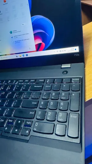 Nouveau Lenovo ThinkPad P53 16GB Intel Core I7 SSD 256GB