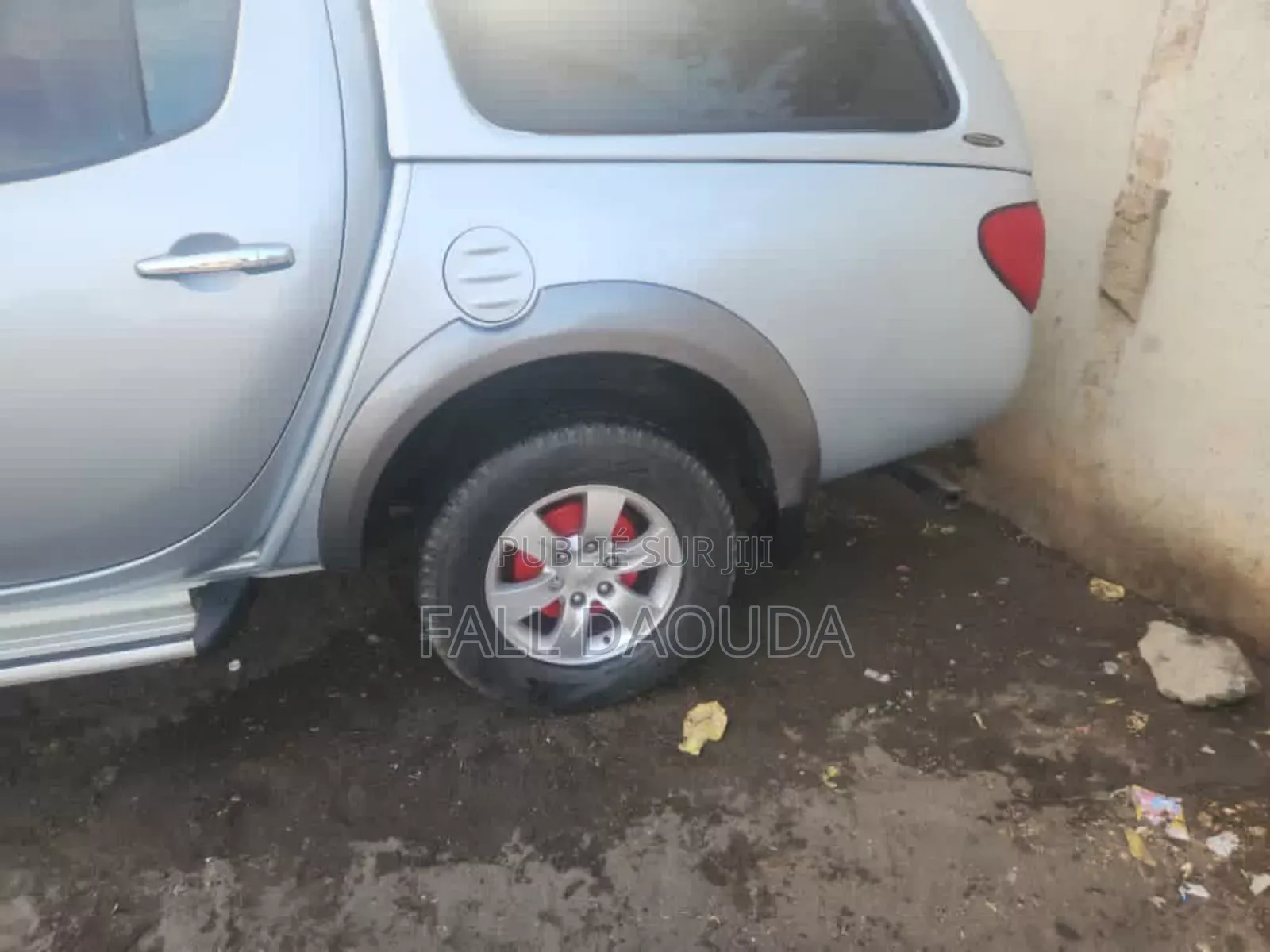 Mitsubishi L200 2010 Gris