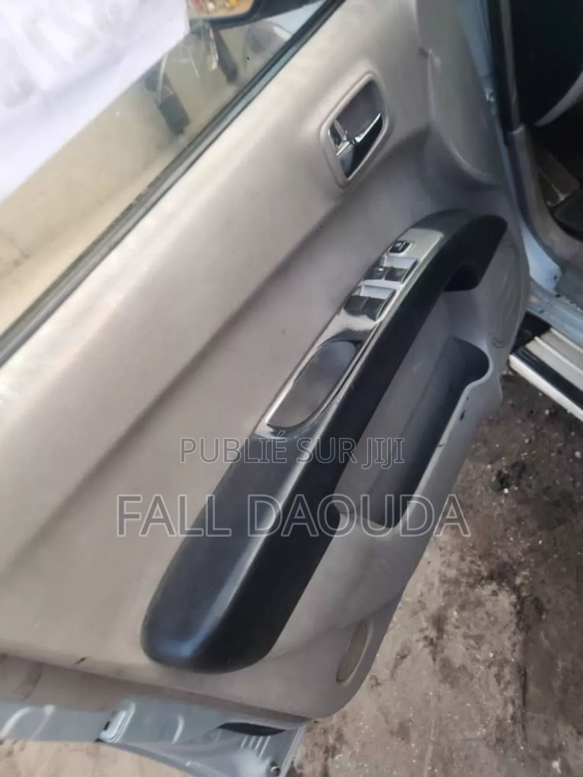 Mitsubishi L200 2010 Gris