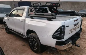 Toyota Hilux 2023 Noir