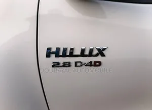 Toyota Hilux 2023 Noir